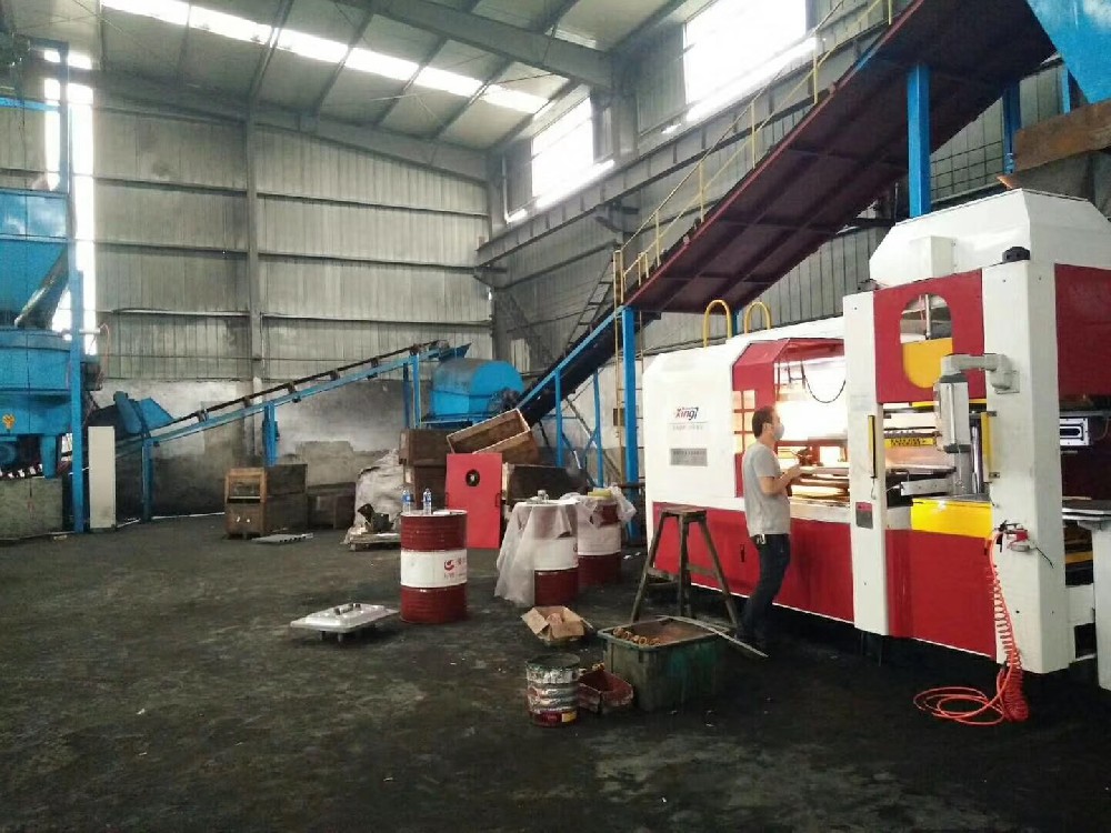 杭州眾恒機(jī)械公司610×510全自動(dòng)無(wú)箱造型機(jī)順利試產(chǎn)成功！